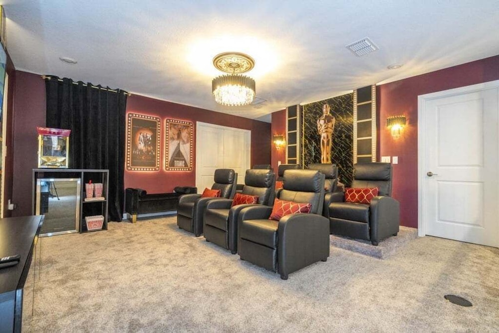 The Most Stunning Home With Everything You Want! 8 Bedroom Villa