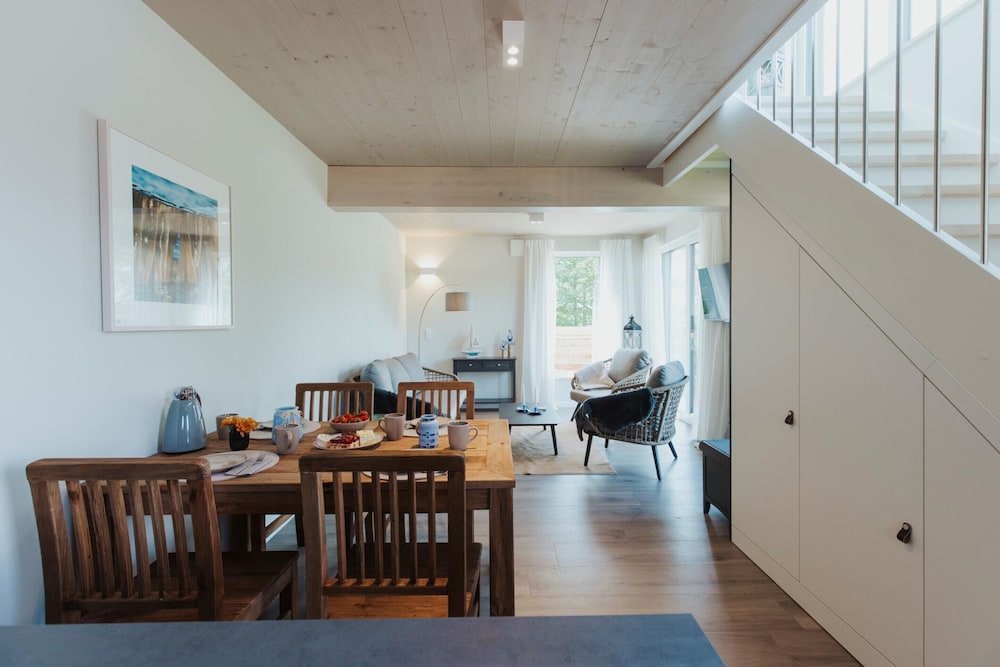 Skandinavisch Eingerichtetes Doppelhaus in Sagard