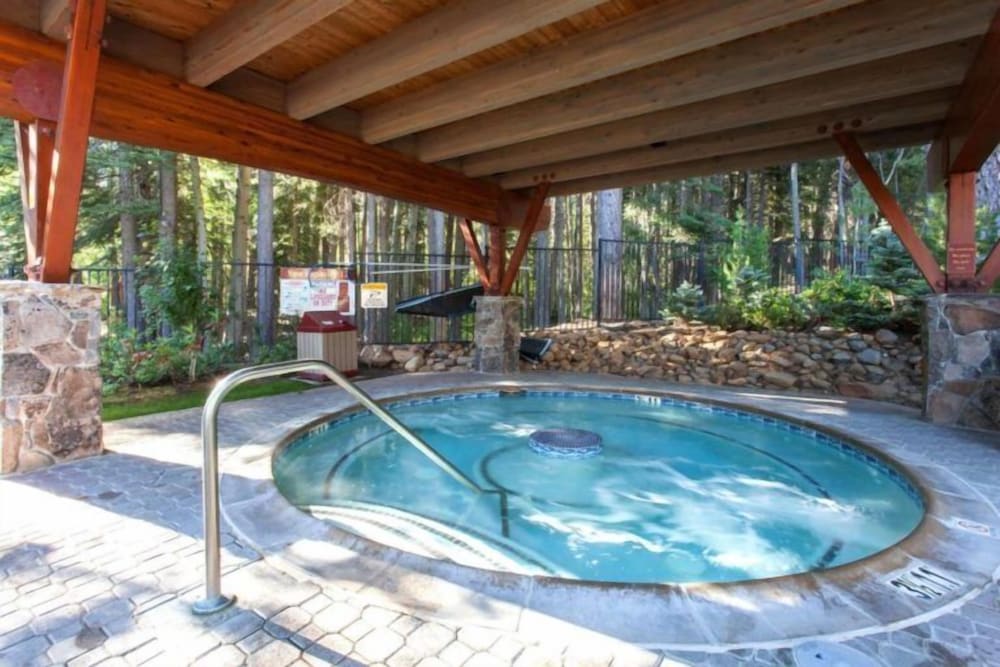 Lake Tahoe Vacations - VIP Ski-In Ski-Out Northstar Ski Trails by Sierra Getaways - Property Image 36