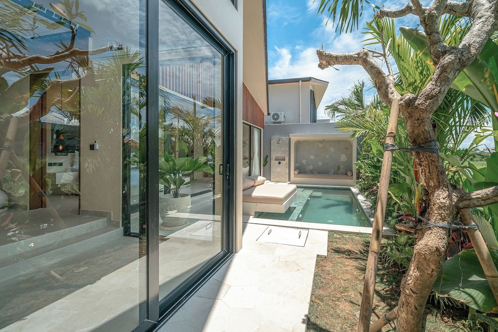 AYO Villa