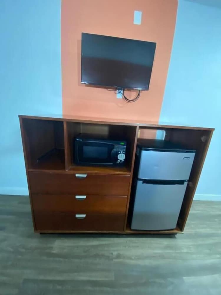 Hilltop Inn - Property Image 3