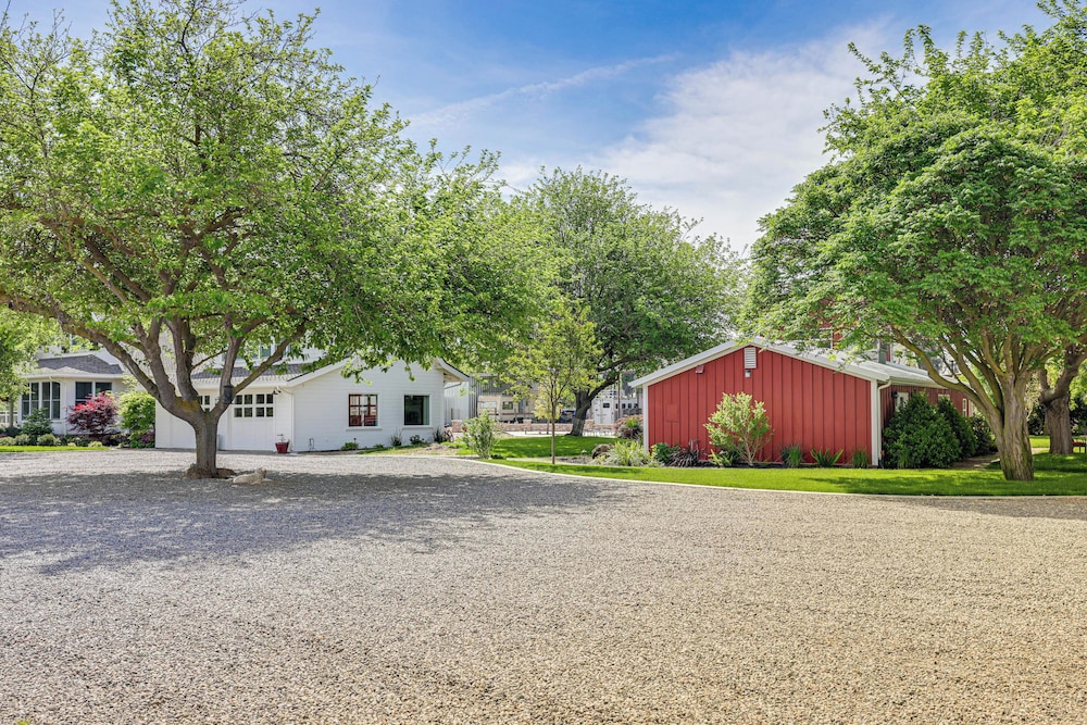Serene Hughson Vacation Rental w/ Shared Pool