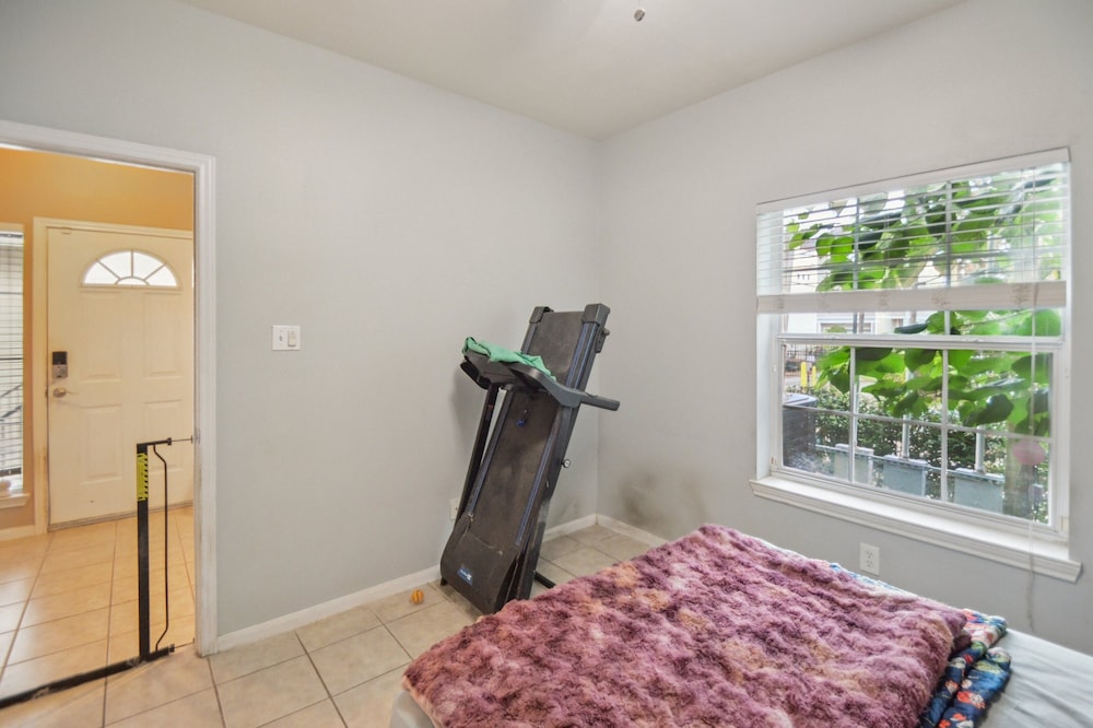 Stylish Houston Heights House 3 Bedroom Townhouse