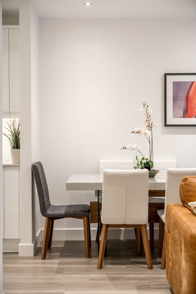Madika Homes Stunning 2-bed Apartment in Colindale
