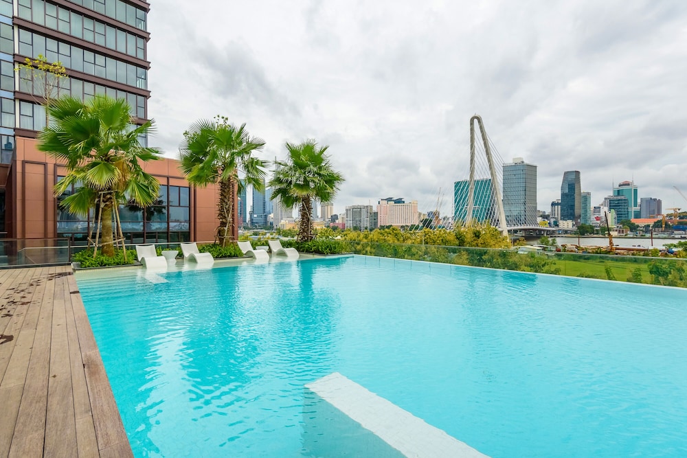Pool & Wellness
