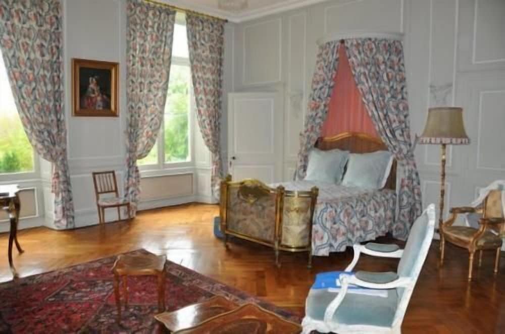 Château de la Voûte view 4