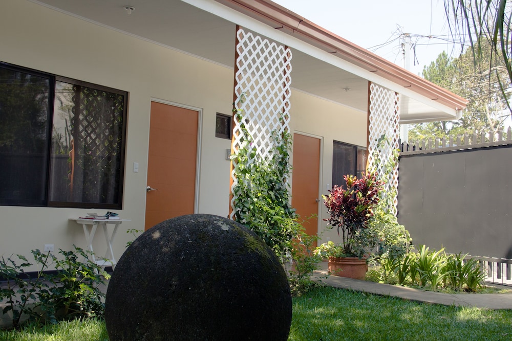 Hotel Terida Airport B&B - Image 1