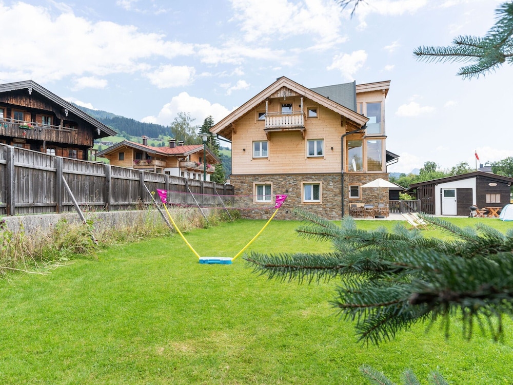 Central Apartment With Balcony, Terrace, Garden, Deckchairs
