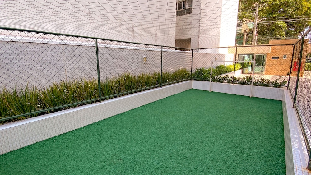 Apto c Varanda Piscina e Sal o de Jogos