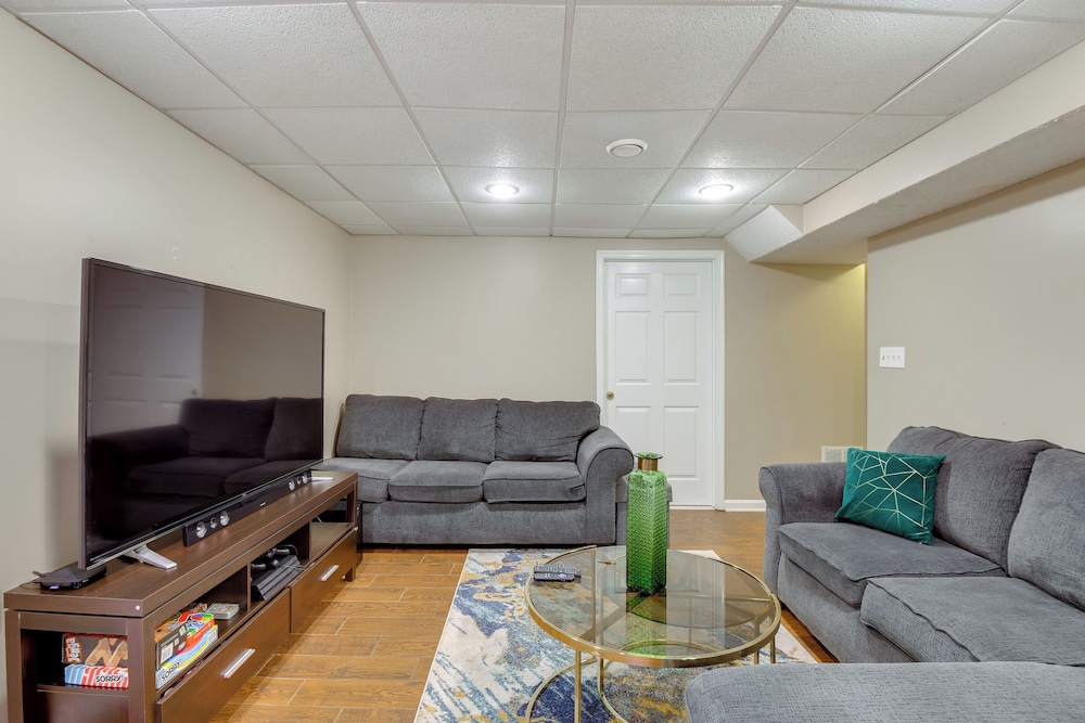 Cozy Apt in DC Suburbs: 4 Mi to Main St Laurel