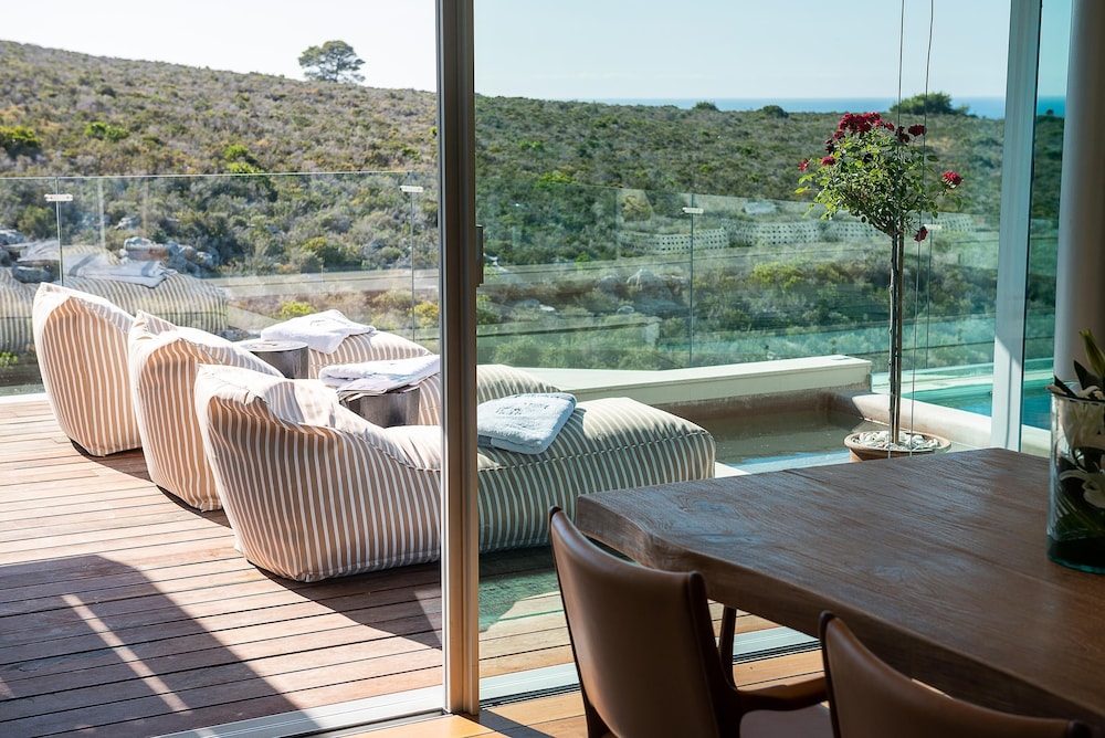 Villa Charlotte by CuraVillas Collection