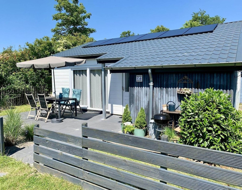 Bungalow for 4 Persons With South-facing Terrace