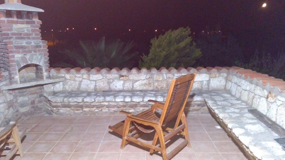 Anemon Ozdemir Bag Evi