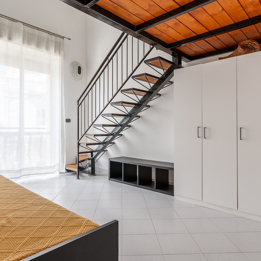 Comfy Central Apartment by Wonderful Italy