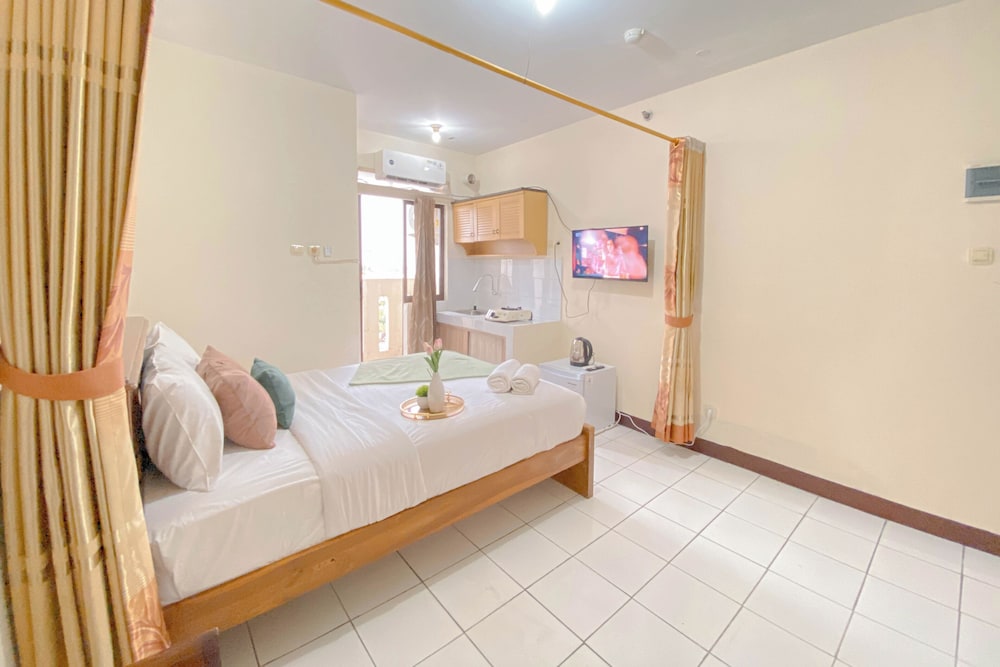 Comfy Studio at Gateway Ahmad Yani Cicadas Apartment