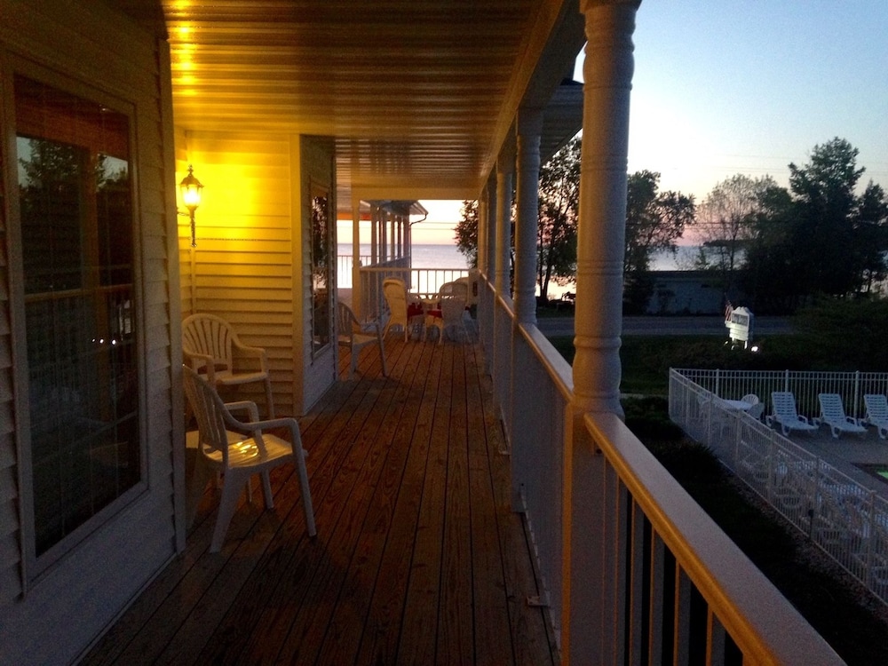 Bay Breeze Resort