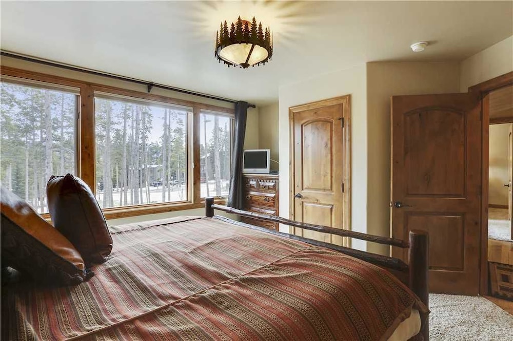 Tatonka Lodge House