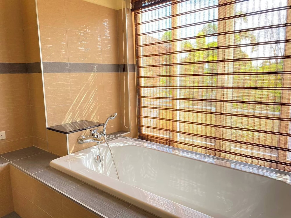 Tropical Luxury 4BR Pool Villa w Game Area