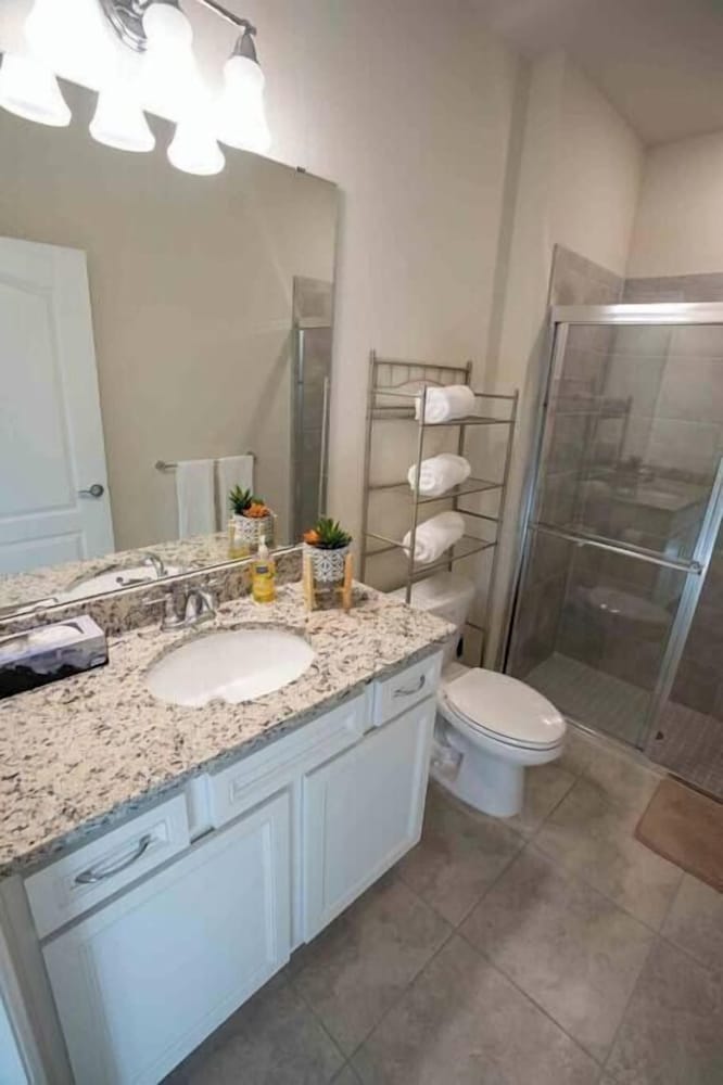 Fabulous 5 BR With Pool Solterra Resort