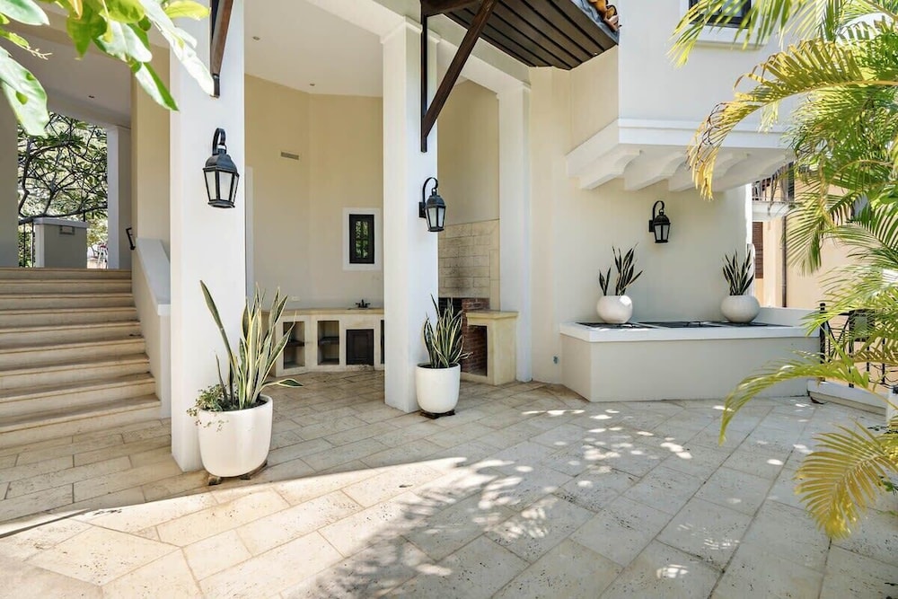 Stylish Beach-Themed Condo with Two Bedrooms and Lovely Ocean Views