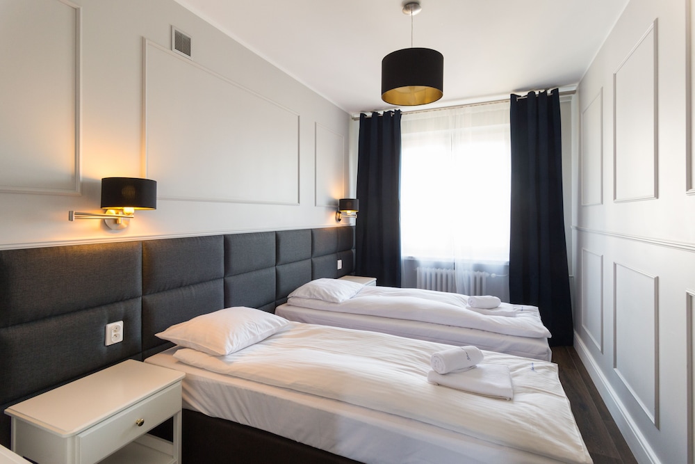 Executive 3 Bedroom Apartament by Your F view 3