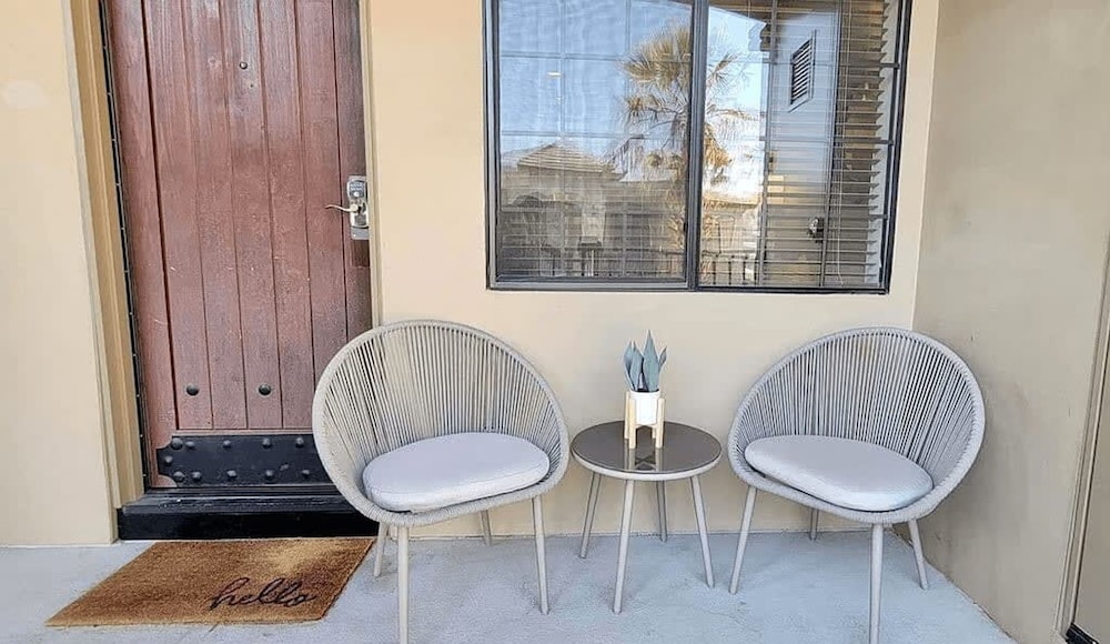 Downtown La Quinta Charmer- Walk to Dining Shops