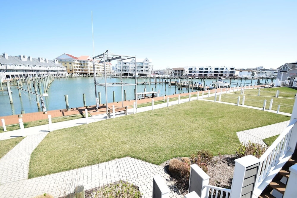 Harbour Island 28d 2 Bedroom Townhouse