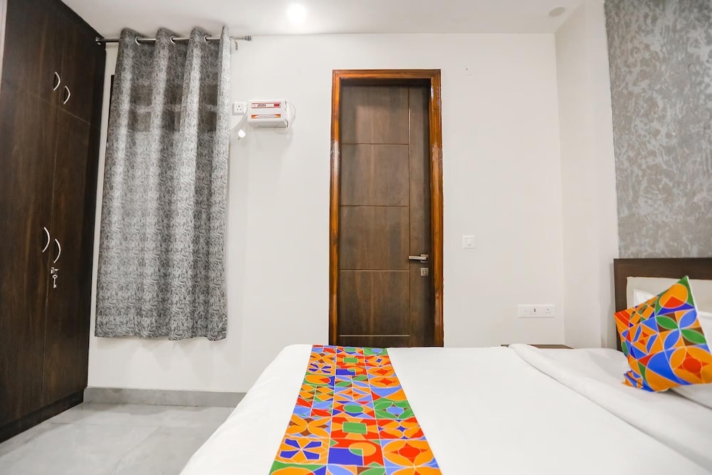 Fabhotel Signature Inn I