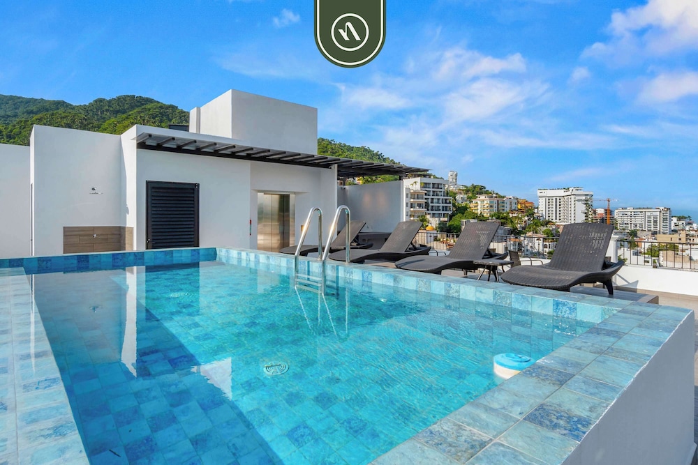 New 1 BR Condo - Rooftop Pool - Oceanview
