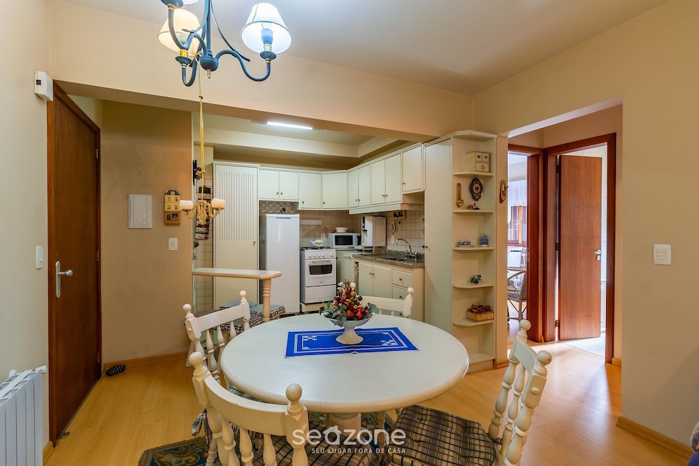 Apt w/ Fireplace 650m Mini Mundo Gramado Jpa102