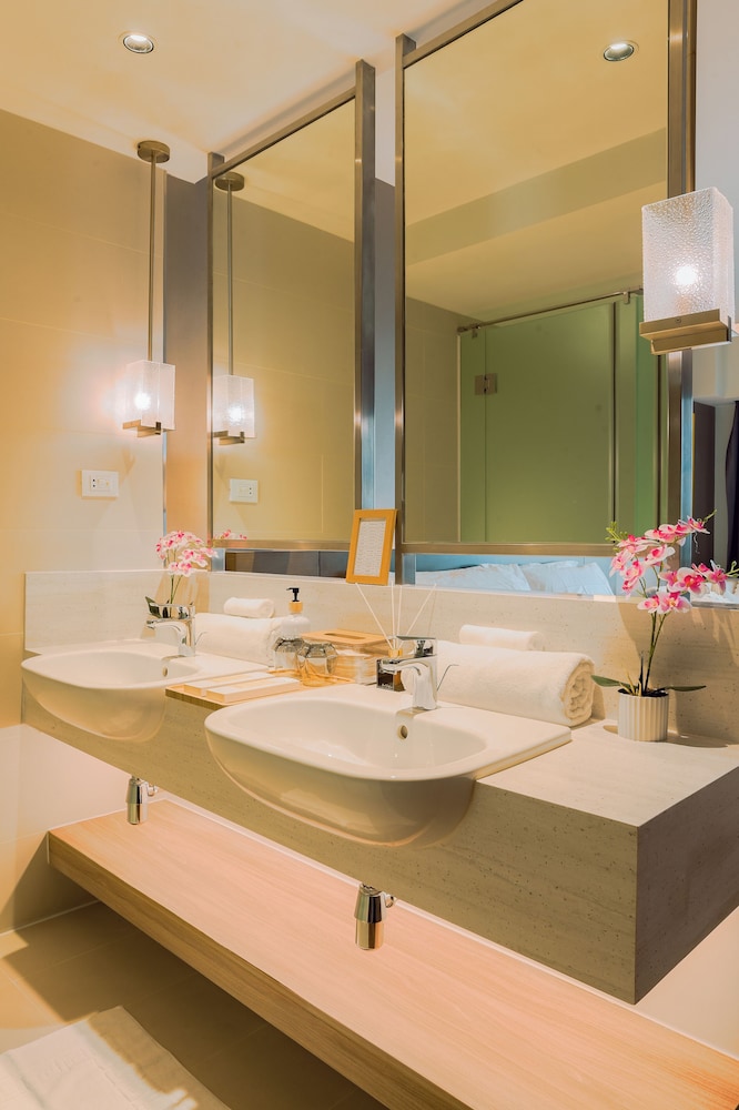 Hotel Residences at Acqua