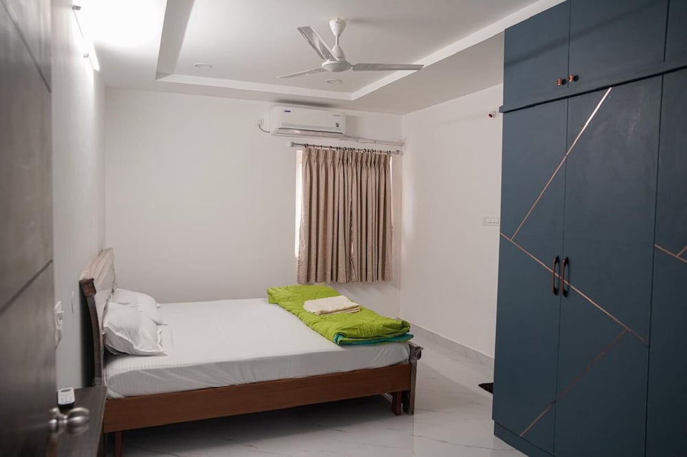 Manish Suites & Service Apartments