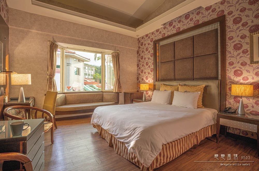 Regale Villa Hotel