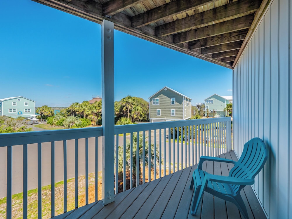 The Channel Marker by Topsail Realty