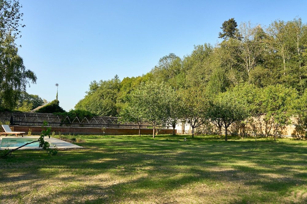 Domaine de La Commanderie de Ballan view 2