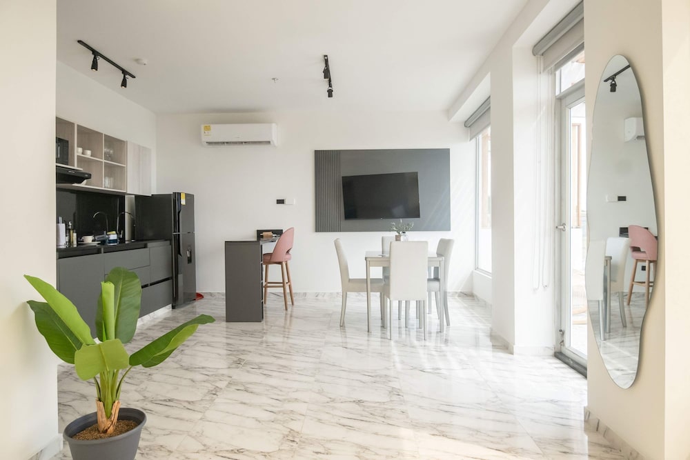 w Great 2BR w Ocean View Near C Amurallada