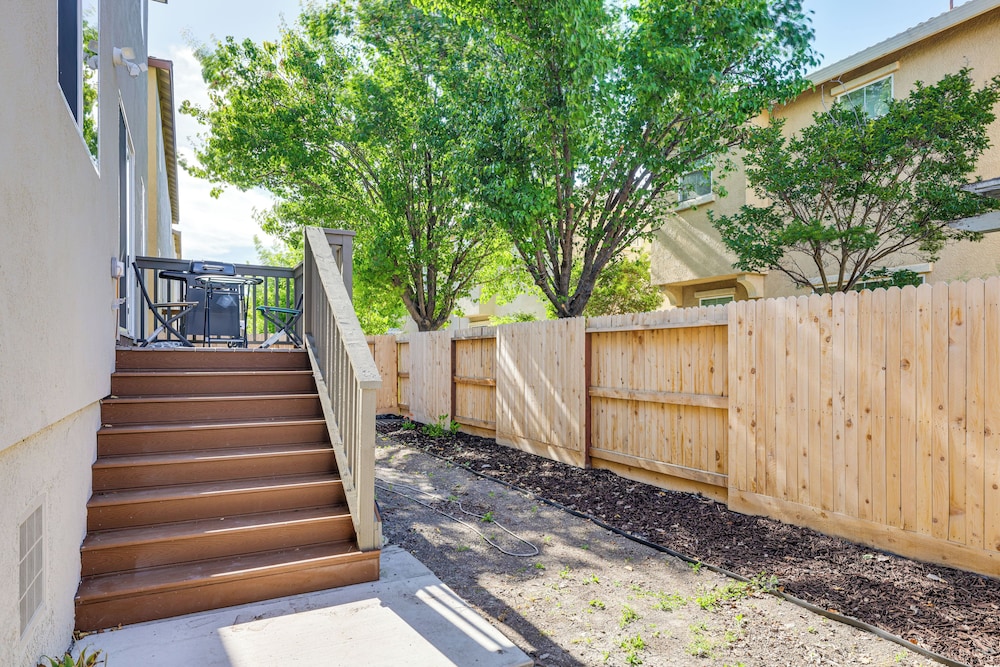 Spacious Family Home in Stockton - Pets Welcome! view 4