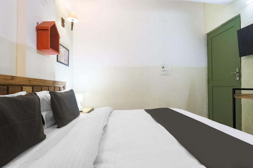 Cozy Stays Near Pacific Mall Rajpur Dehradun