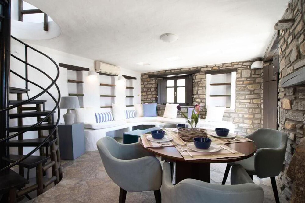 Aspro Paros Villa for 6-7