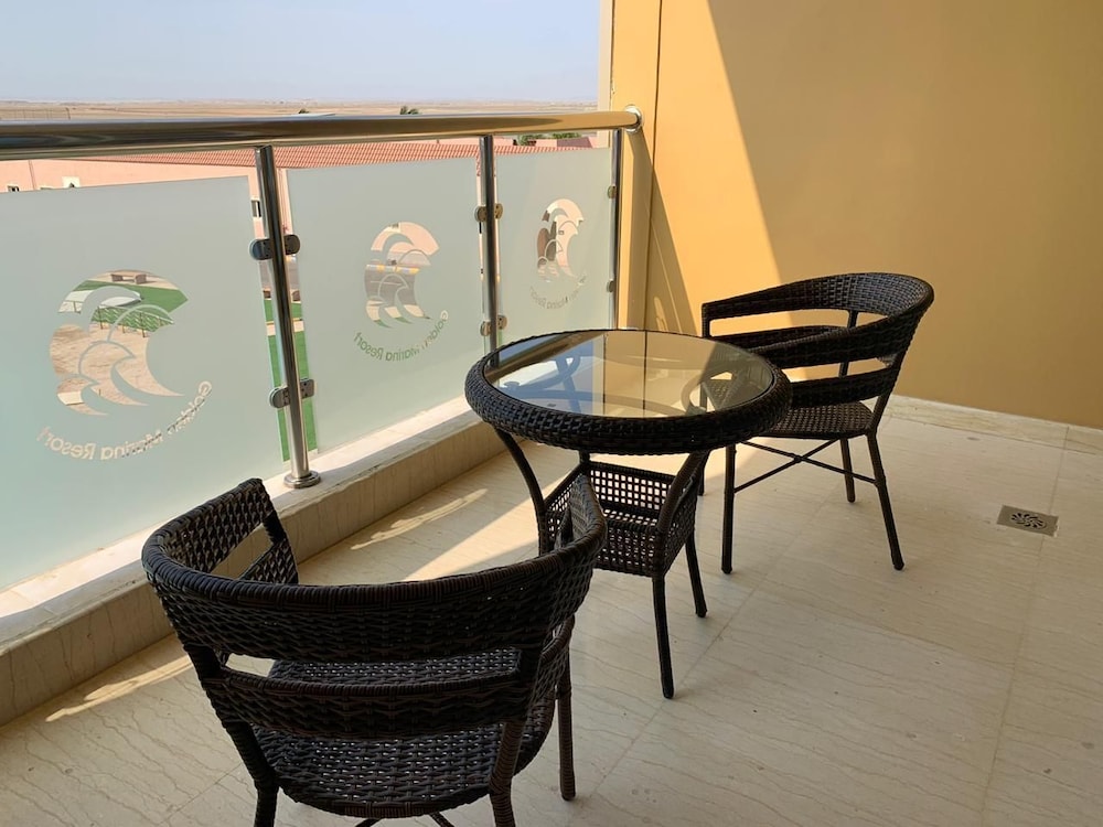 Hotel & Resort Golden Marina Yanbu فندق ومنتجع جولدن مارينا ينبع إدارة وتشغيل شركة منتجع المرسى الذهبي