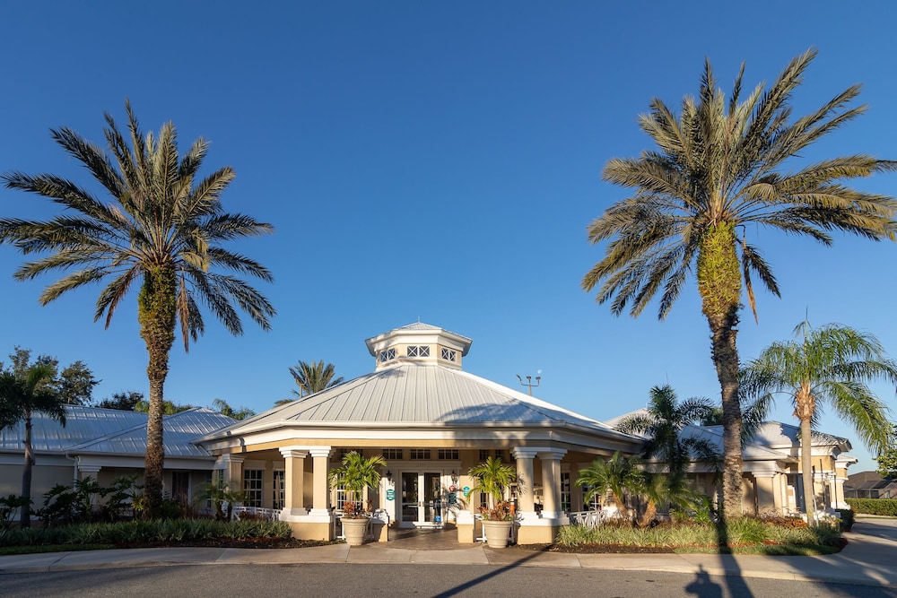 Mickeys Hide Away - Image 3