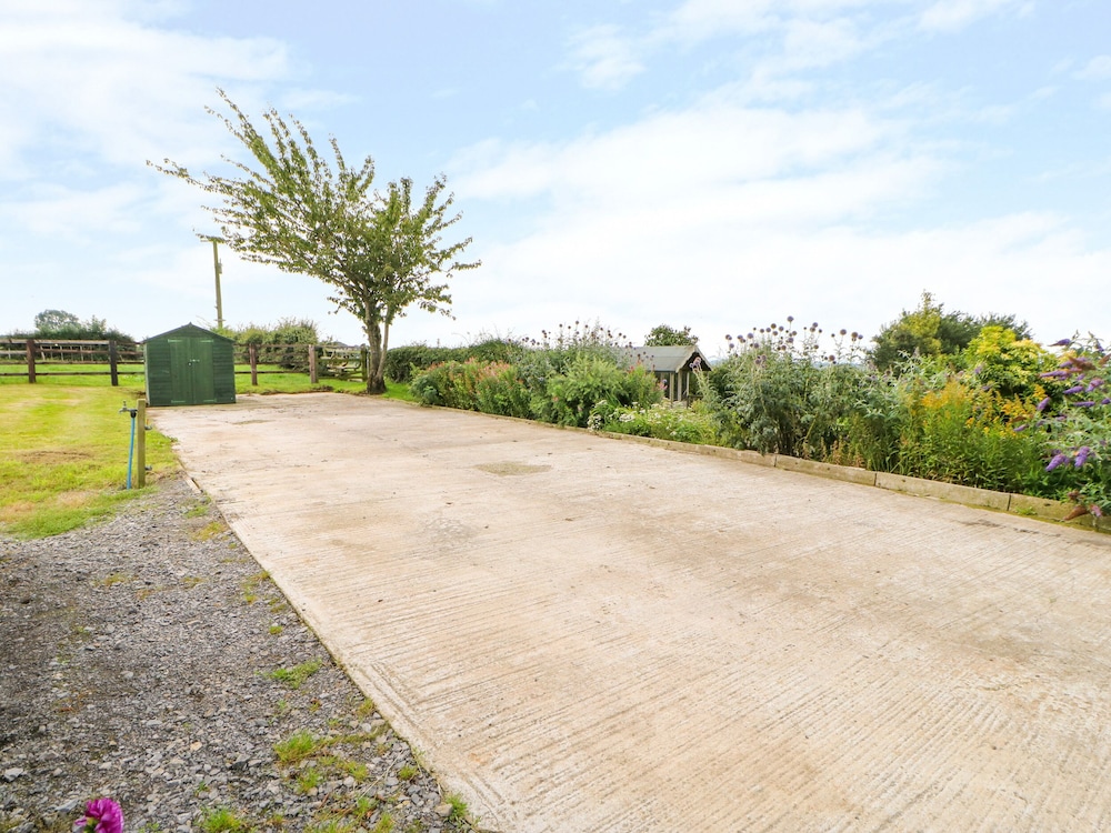 Apple Tree Cottage view 3