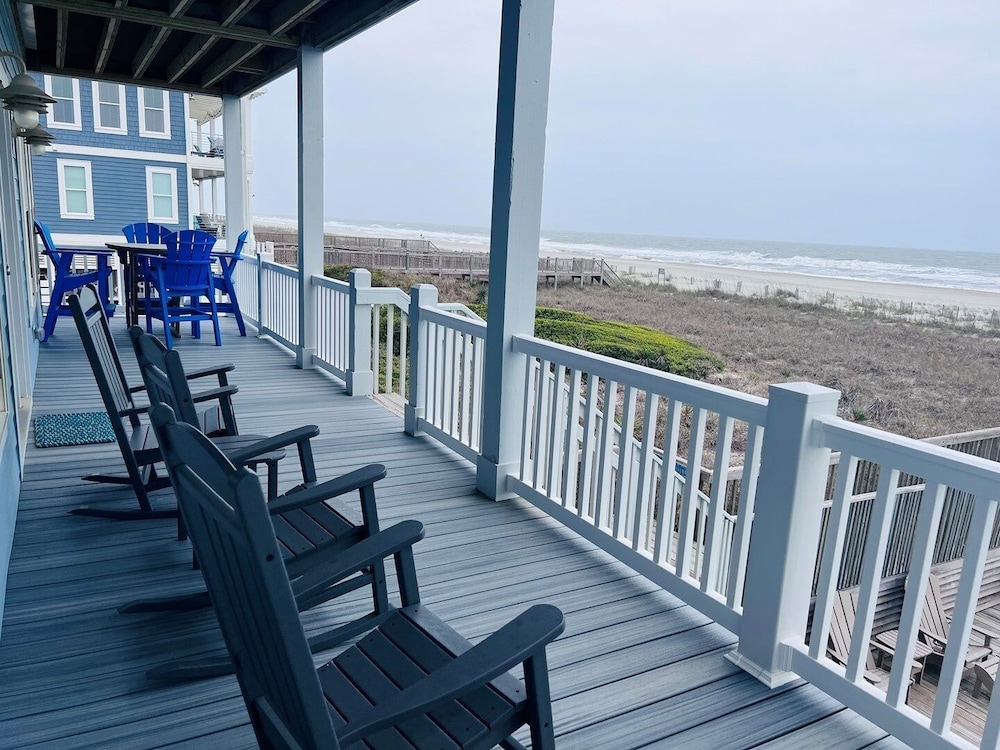 Sunny Times 4 Bedroom Home by RedAwning