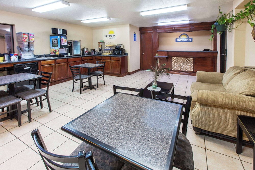 Days Inn by Wyndham El Reno view 2
