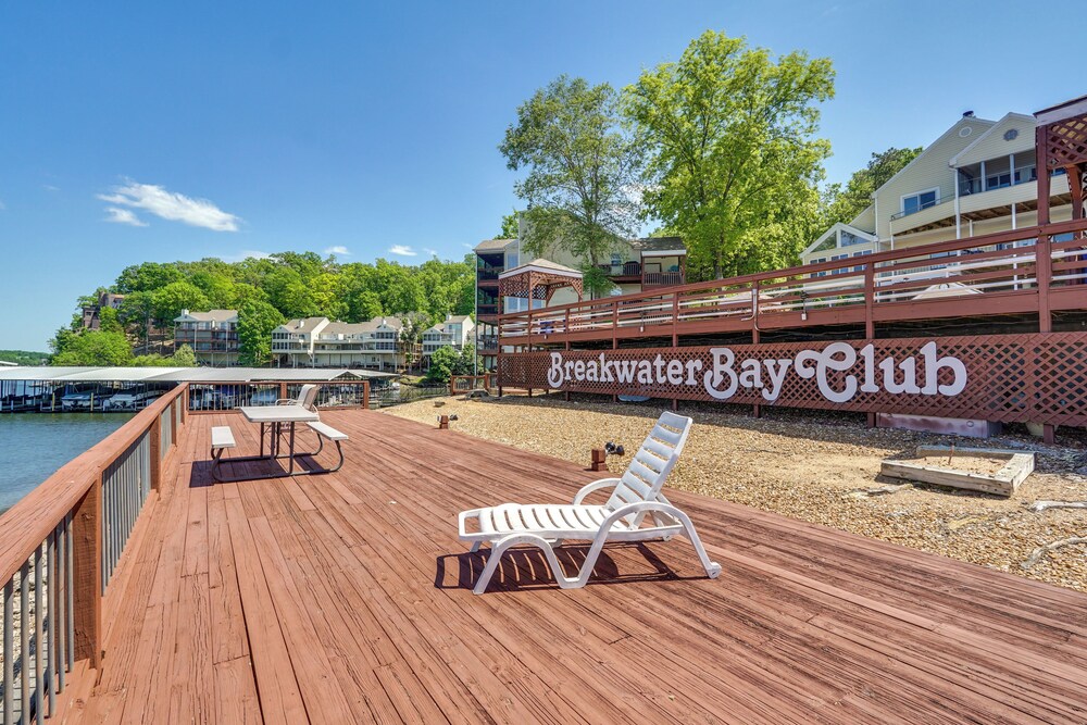Pet-friendly Condo w/ Pool Access in Osage Beach