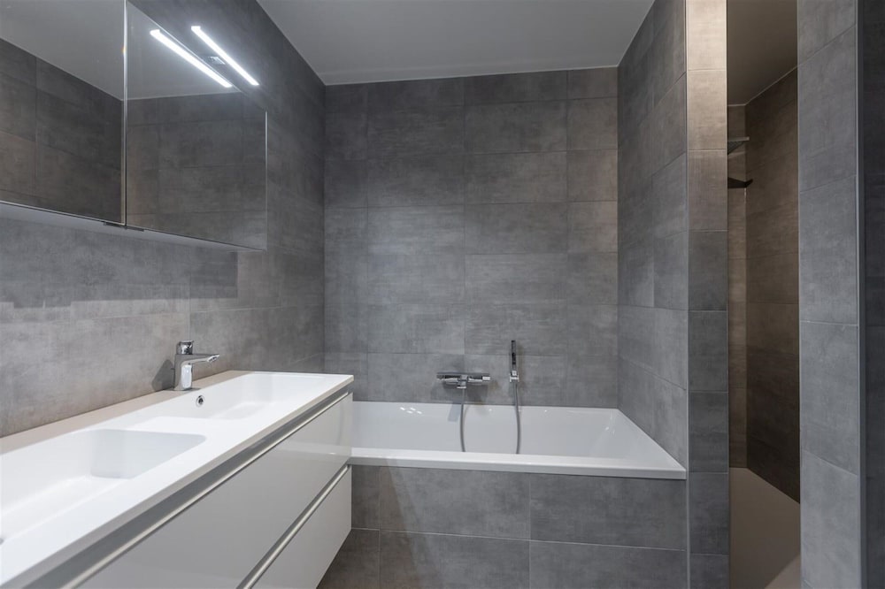 Spacious New-build Apartment With Large Terrace