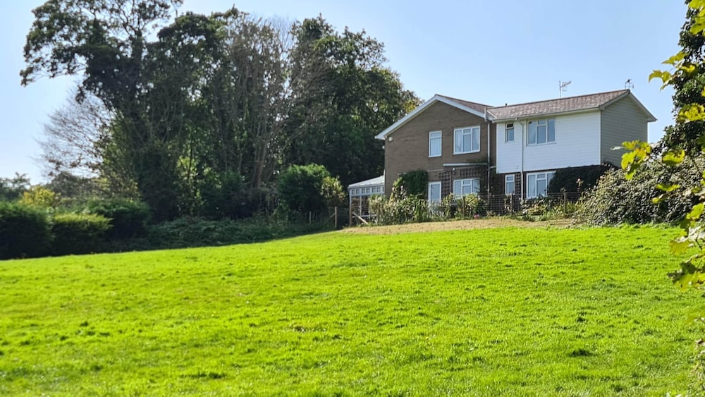 SUMMERFIELDS HOUSE