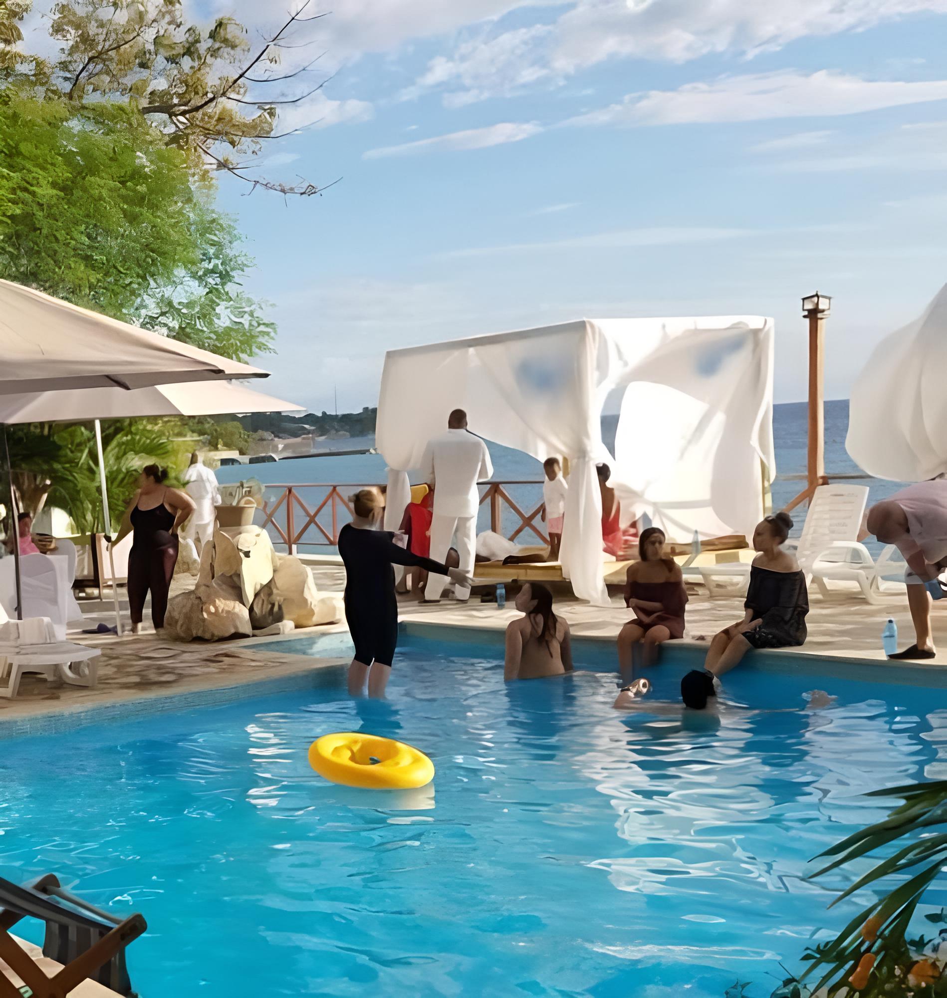 Ouanga Bay Beach Hotel