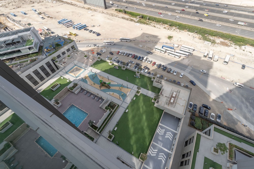 Lavish 2BR Apartment in Sobha Creek Vistas Reserve