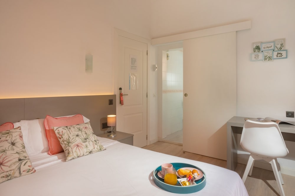 Antonios Hostal